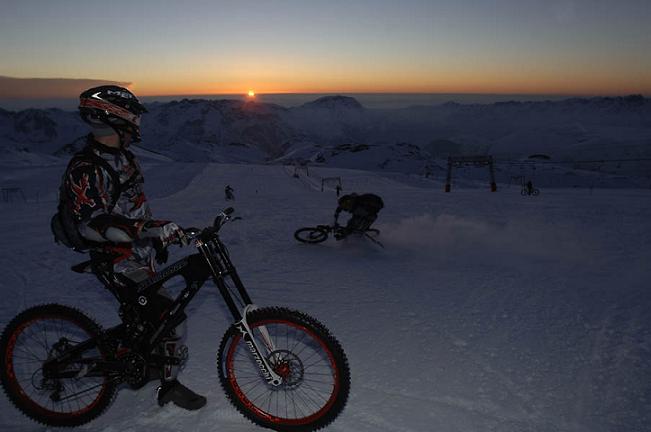La full moon aux 2 Alpes, sur le glacier